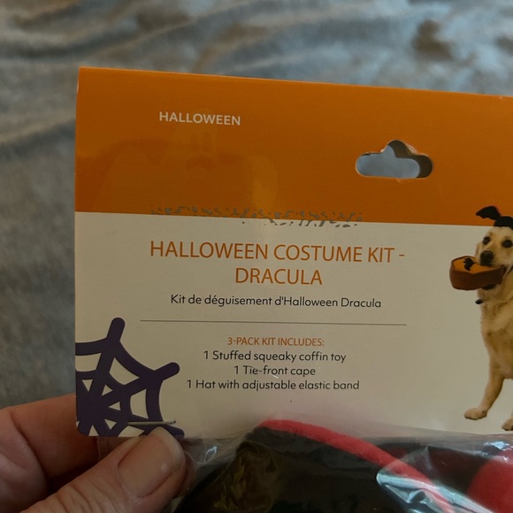 ZippyPaws Dracula Halloween Costume Kit for Dogs (Pets) - Picture 5 of 9